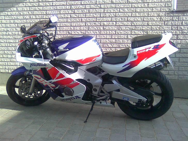 Honda CBR 400 RR FireBlade billede 9