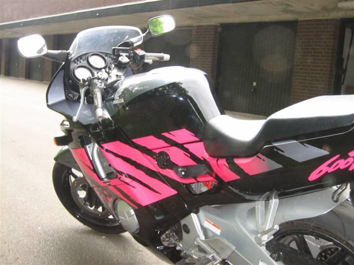 Honda CBR 600 F2 *** SOLGT *** billede 4