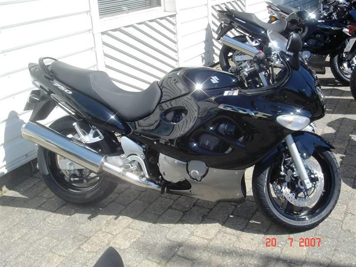 Suzuki gsx750F DØD - Spritny, uden for forhandleren billede 9