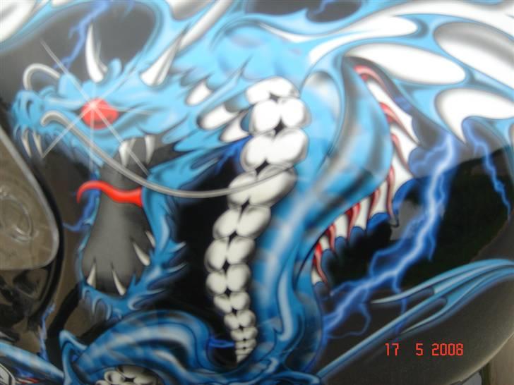 Suzuki gsx750F DØD - dragen.. nej ikke fra bagsædet, fra hjelmen... billede 19