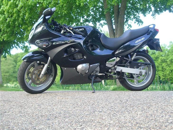 Suzuki GSX 600 F -SOLGT- billede 11