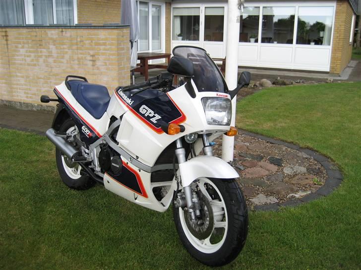 Kawasaki GPZ 600R billede 2