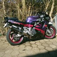 Suzuki GSXR 750W