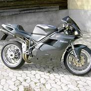 Ducati 748