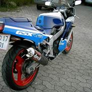 Suzuki GSX-R 400 R