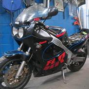 Yamaha FZR 1000