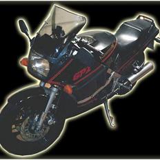 Kawasaki GPZ 600 R 
