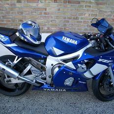 Yamaha R6 