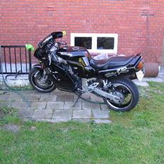 Kawasaki zx10r solgt