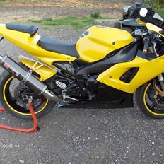 Yamaha yzf R1