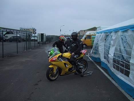 Yamaha R1 (SOLGT) billede 4