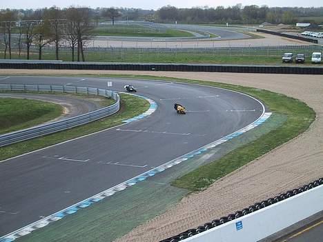 Yamaha R1 (SOLGT) billede 6