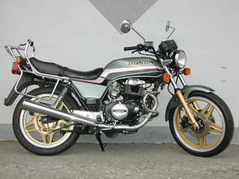 Honda cb 400 billede 1