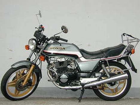 Honda cb 400 billede 2