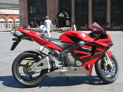 Honda CBR 600 RR KBH solgt billede 12