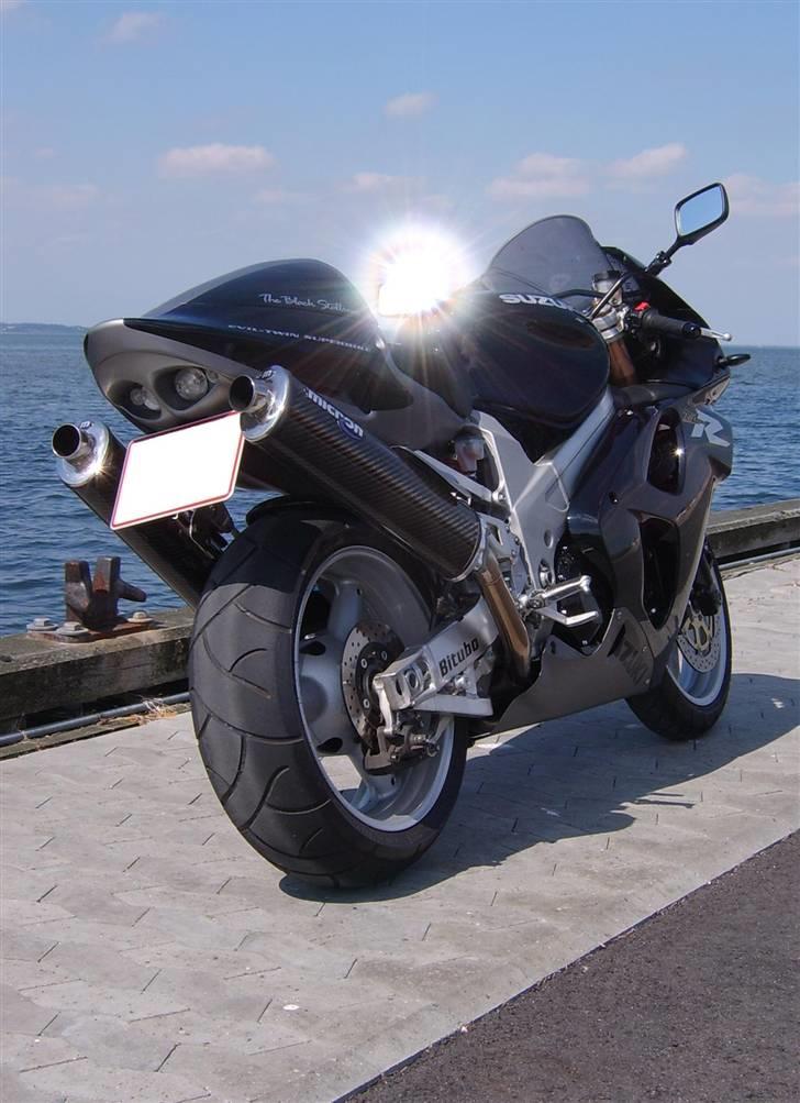 Suzuki TL1000R -  Solgt - The black stallion! billede 1