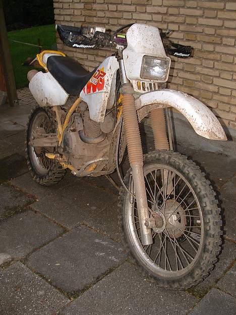 Suzuki DR350S ¤ SOLGT ¤ - dejlig cykel, efter en muddertur. billede 1