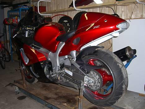 Suzuki GSX1300R Hayabusa  :Red - Der rodes lidt men en undertail  17-12-2005   billede 12