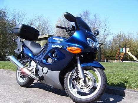 Suzuki GSX 750 F SOLGT billede 10