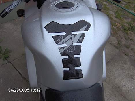 Suzuki SV1000s  K3 - Tankpad SV style billede 8