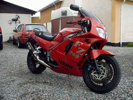 Yamaha FZ 750 billede 2