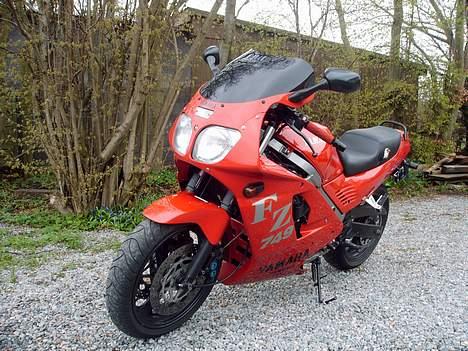 Yamaha FZ 750 billede 3