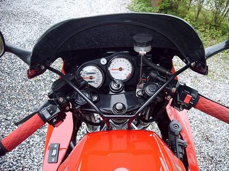 Yamaha FZ 750 billede 4