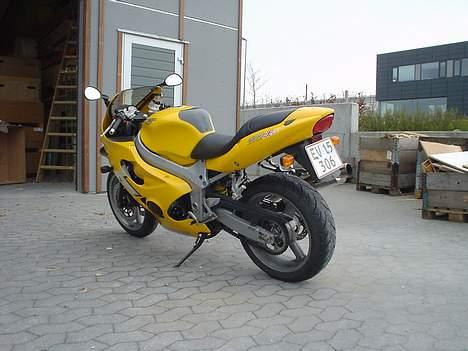 Triumph TT 600 billede 2