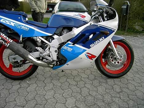 Suzuki GSX-R 400 R billede 2