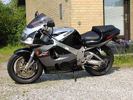 Suzuki SOLGT Gsx r 750 billede 1