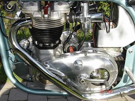 Norton Dresda Triton billede 8