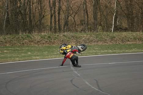 Yamaha R1 (SOLGT) - Sådan går det når man låner sin cykel ud billede 10