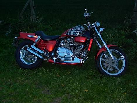 Honda Supermagna VF 700 billede 2