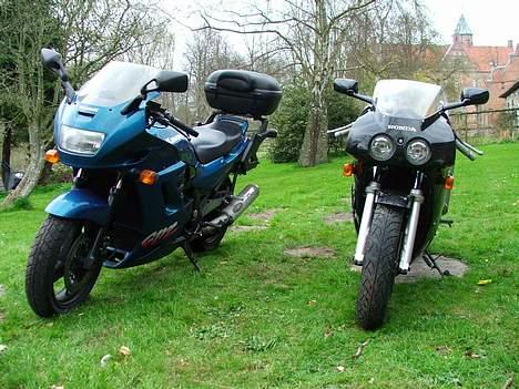 Honda VFR400R NC30 (Solgt) - Billede af min og min onkels gpz 1100 billede 13