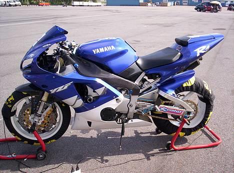 Yamaha R1 - Mantop 2006 Bræket kraveben :( billede 8