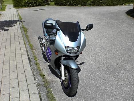 Suzuki RF 600 R billede 4