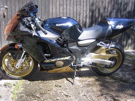 Kawasaki ZX12R billede 2