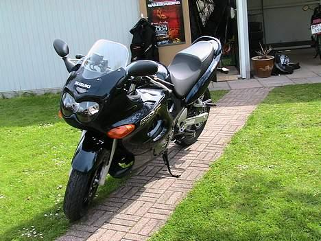 Suzuki GSX 750 F - Spritny... på dette billede har den kørt omkring 500 km.. billede 2