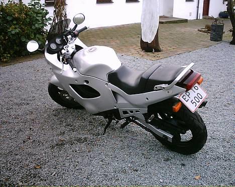 Suzuki GSX 600 F [Sæby] [Solgt] billede 18