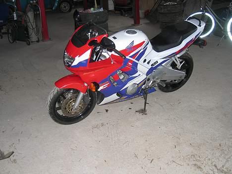 Honda CBR 600 - SOLGT billede 4