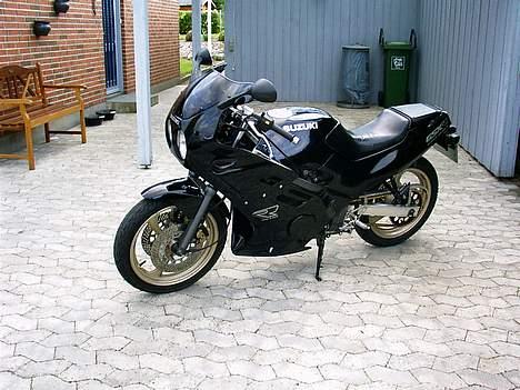 Suzuki GSX 250 R billede 1