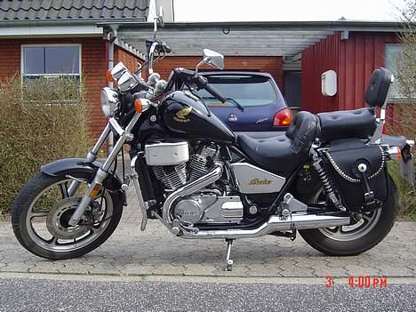 Honda VT 700 shadow billede 2