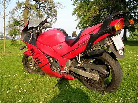 Suzuki RF600R billede 7