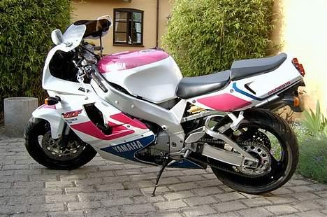 Yamaha yzf 750 r - Lidt sommer idyl billede 4