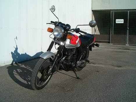 Suzuki Gsx 250 Katana billede 2