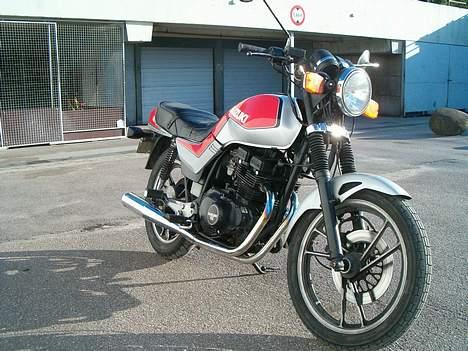 Suzuki Gsx 250 Katana billede 3