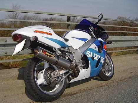 Suzuki Gsx-R 600 - Solgt billede 2