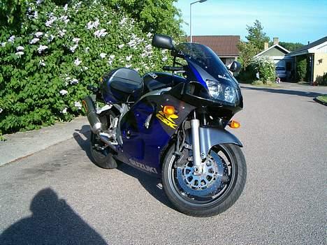 Suzuki GSX-R 600 solgt - sådan så den ud da jeg købte den  billede 3
