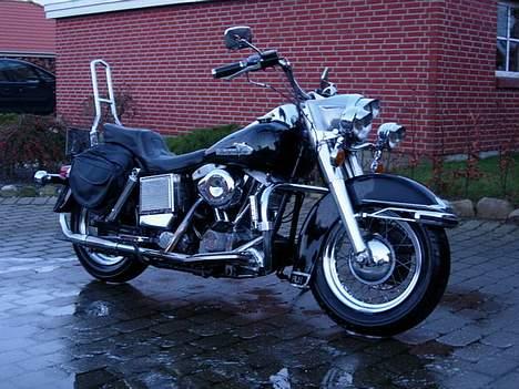 Harley Davidson Electra Glide FLH 1200 - Når det regner kan man da altid vaske :o) billede 2