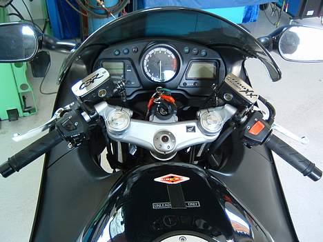 Honda CBR1100XX Superblackbird - Nye dæksler til kobling og bremsevæske beholdere. billede 4